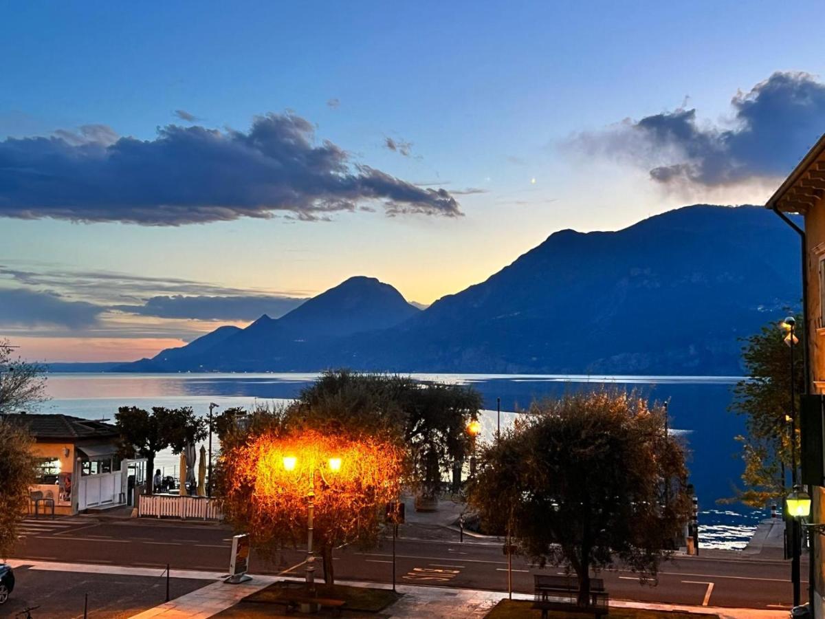 Absentia 1763 Garda Boutique Home - Lake Front برنزوني سول جاردا المظهر الخارجي الصورة
