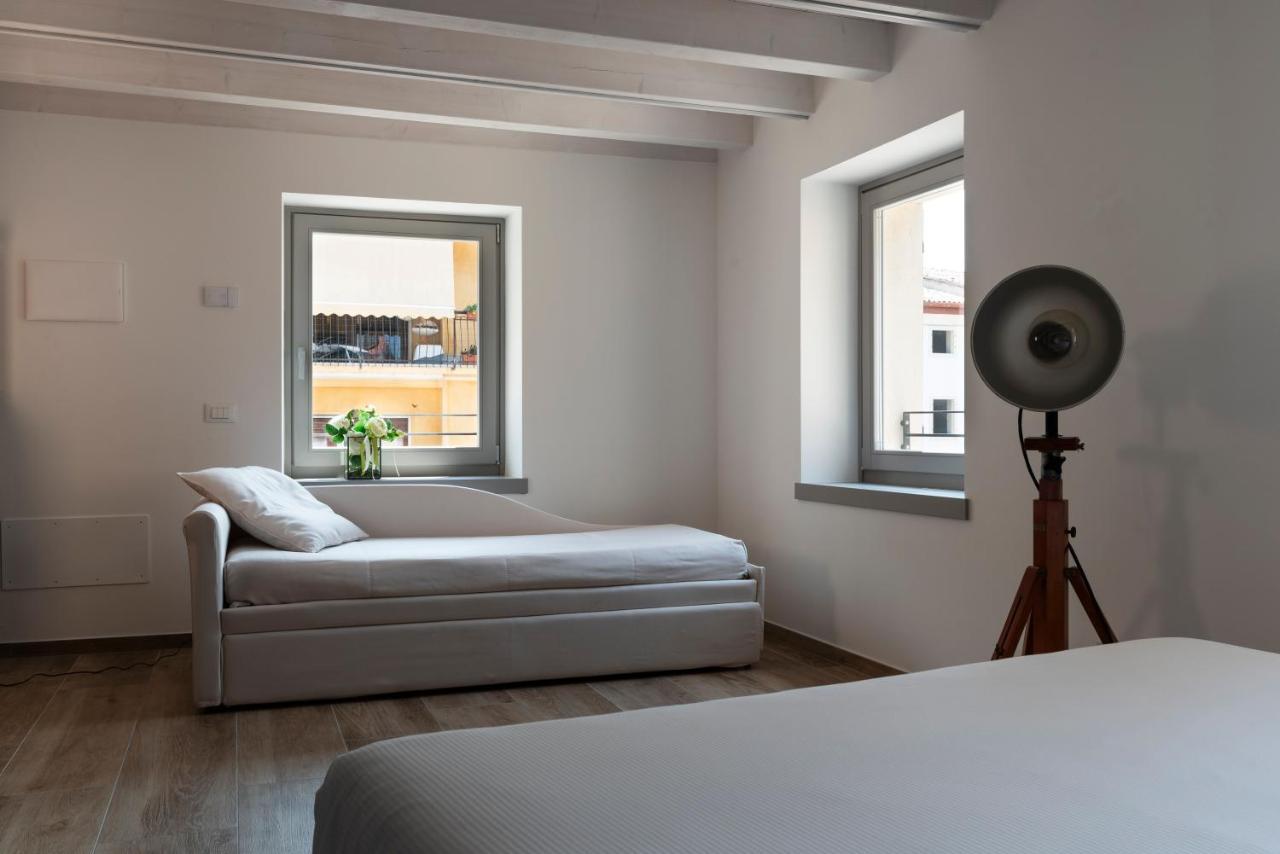 Absentia 1763 Garda Boutique Home - Lake Front برنزوني سول جاردا المظهر الخارجي الصورة