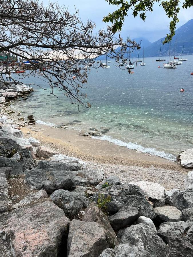 Absentia 1763 Garda Boutique Home - Lake Front برنزوني سول جاردا المظهر الخارجي الصورة