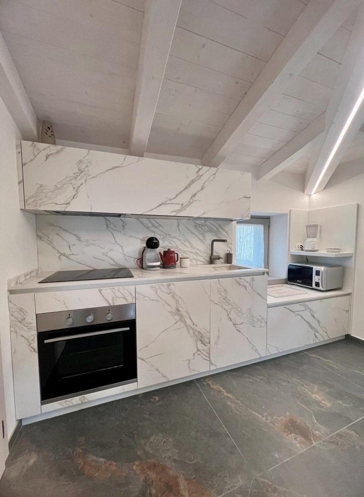 Absentia 1763 Garda Boutique Home - Lake Front برنزوني سول جاردا المظهر الخارجي الصورة